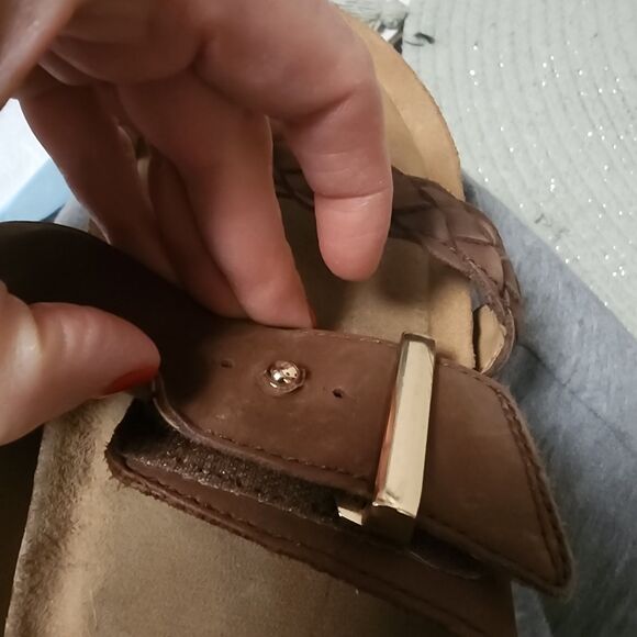 Earth Origins Braided Print Toe-Post Sandals Onida Brown BarkSuede Sz 9 Comfort - Picture 4 of 7